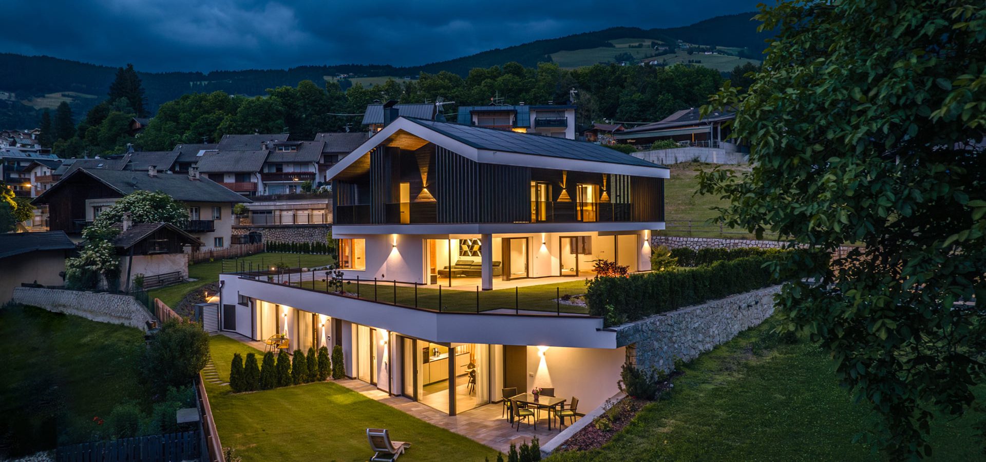 appartements in der ferienregion gitschberg jochtal in rodeneck bei nacht